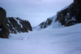 Blown snow in the valley of Kingora (Kingwa River).
